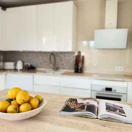 Villa In Nueva Andalucia Close To Everything Marbella