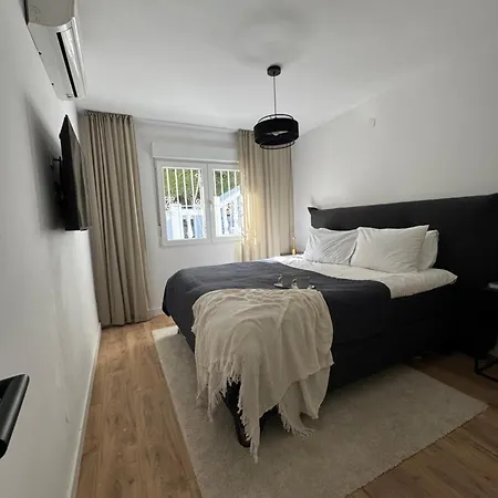 Villa In Nueva Andalucia Close To Everything