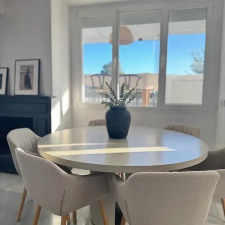 In Nueva Andalucia Close To Everything Villa