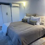 In Nueva Andalucia Close To Everything Villa